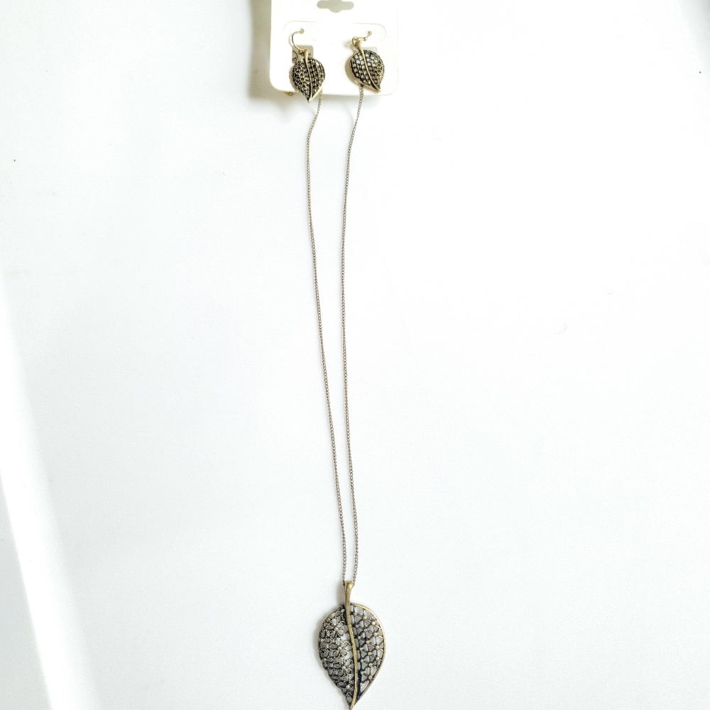 SAO Leaf Necklace Set